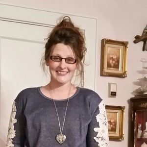 Meet your Posher, Holly